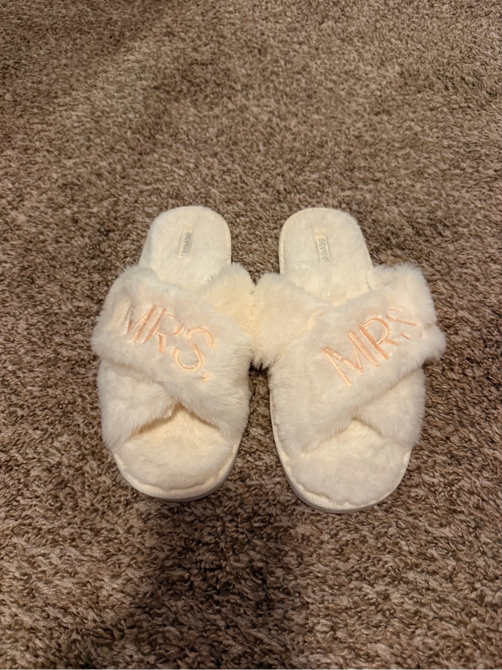 Plush Mrs. Crossband Slippers - Cream